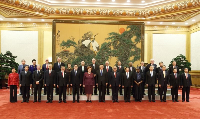 2017.11.30习近平会见出席“2017从都国际论坛”外方嘉宾2.jpg